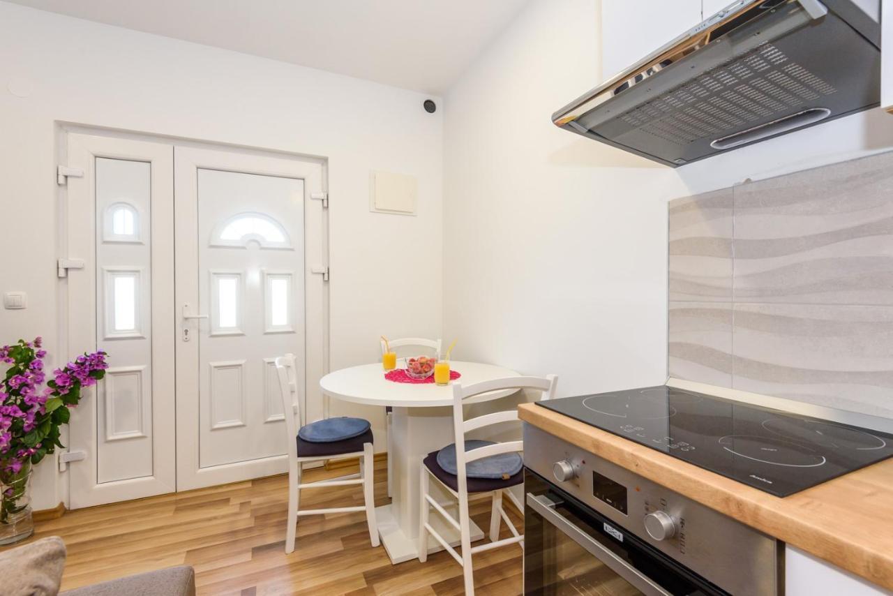 Apartment Dego Near Ploce, Riverfront, Parking Rogotin Exterior foto